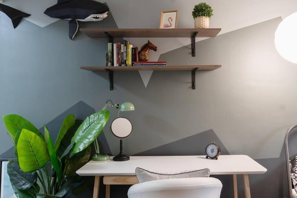 Spacious With Ensuite Bathroom Near Subway, Koreatown & Uoft Homestay Toronto
